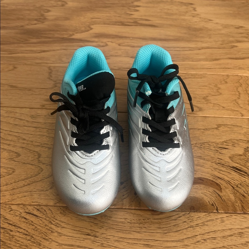 DSG Kids Soccer Cleats Size 10K (10 toddler)